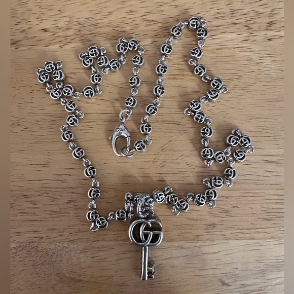 GUCCI Double G key necklace - Picture 1 of 8